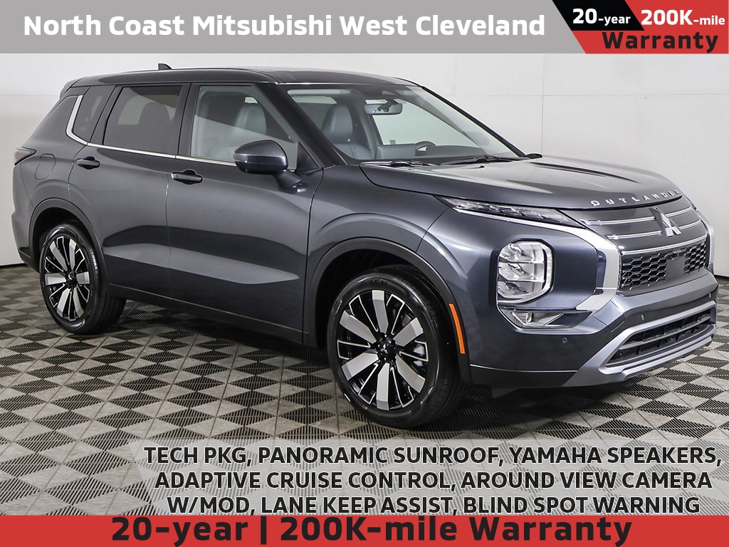 2025 Mitsubishi Outlander SE's photo