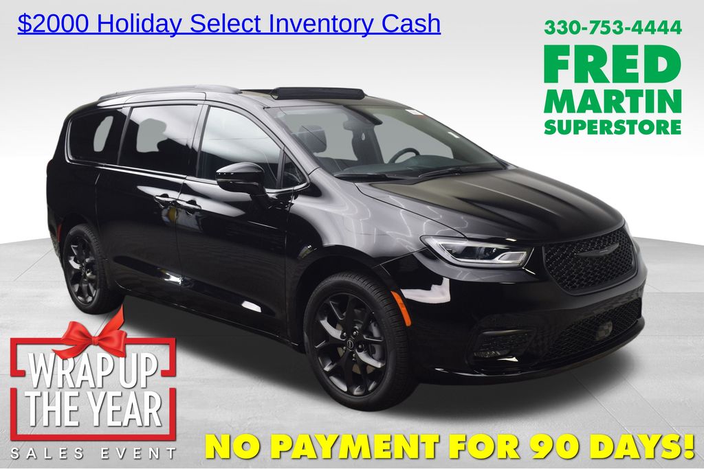 2026 Chrysler Pacifica Limited's photo