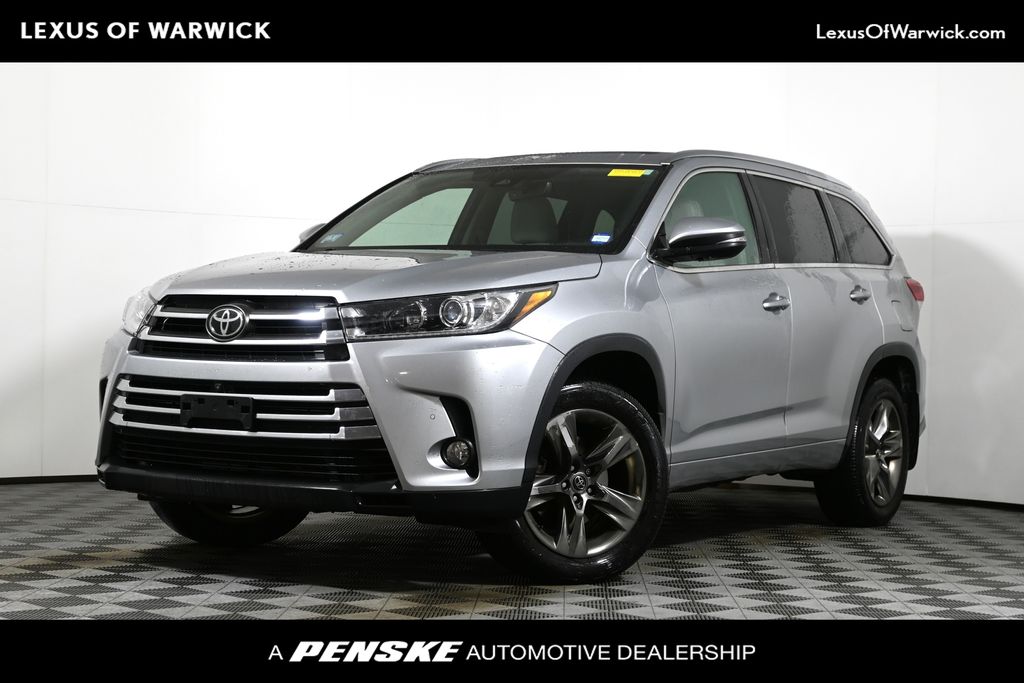 2017 Toyota Highlander Limited Platinum's photo
