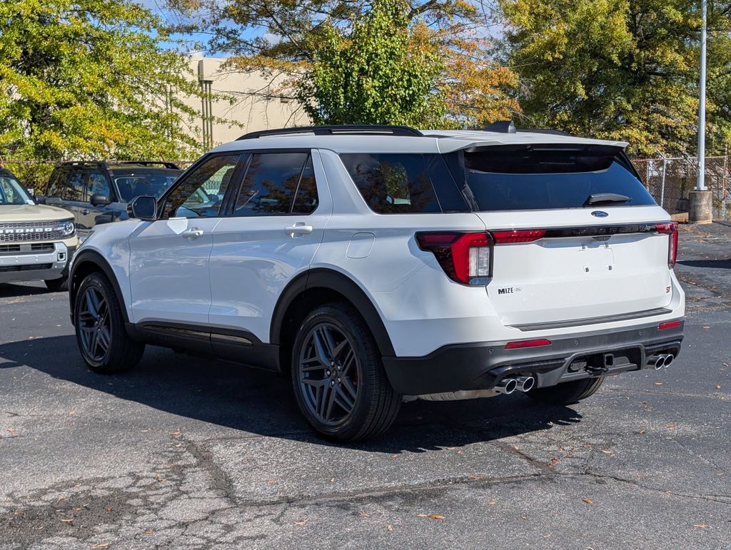 2026 Ford Explorer ST photo 4
