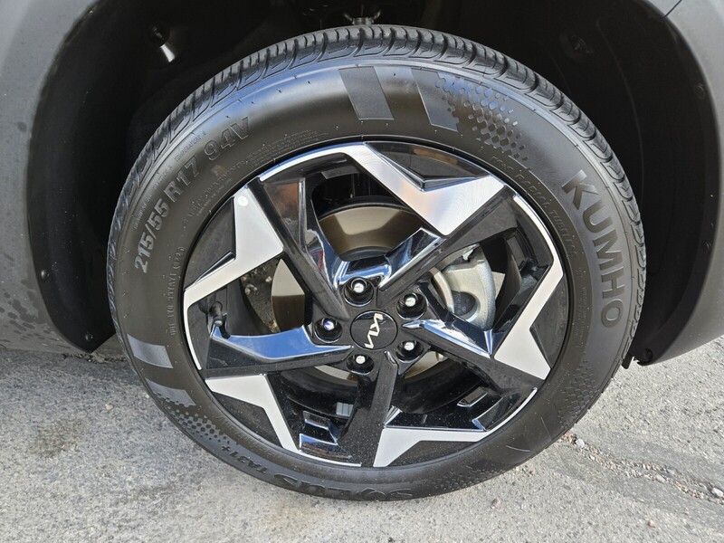 2025 Kia Seltos EX photo 3