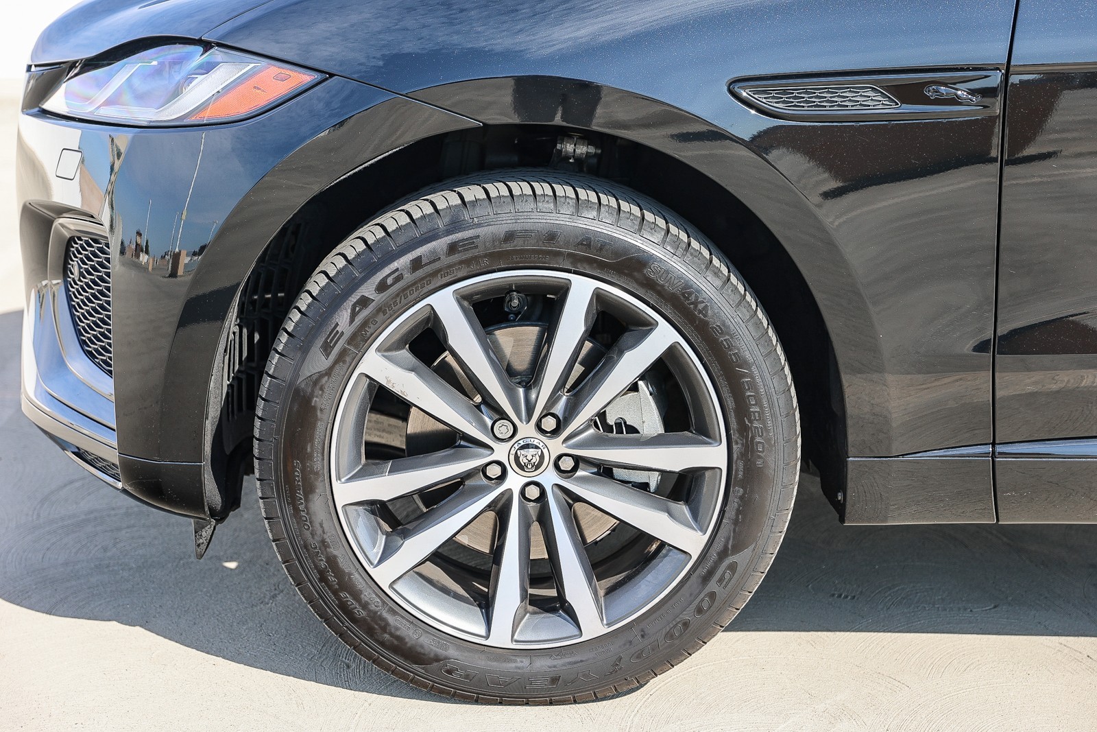 2024 Jaguar F-PACE P250 R-Dynamic S photo 10