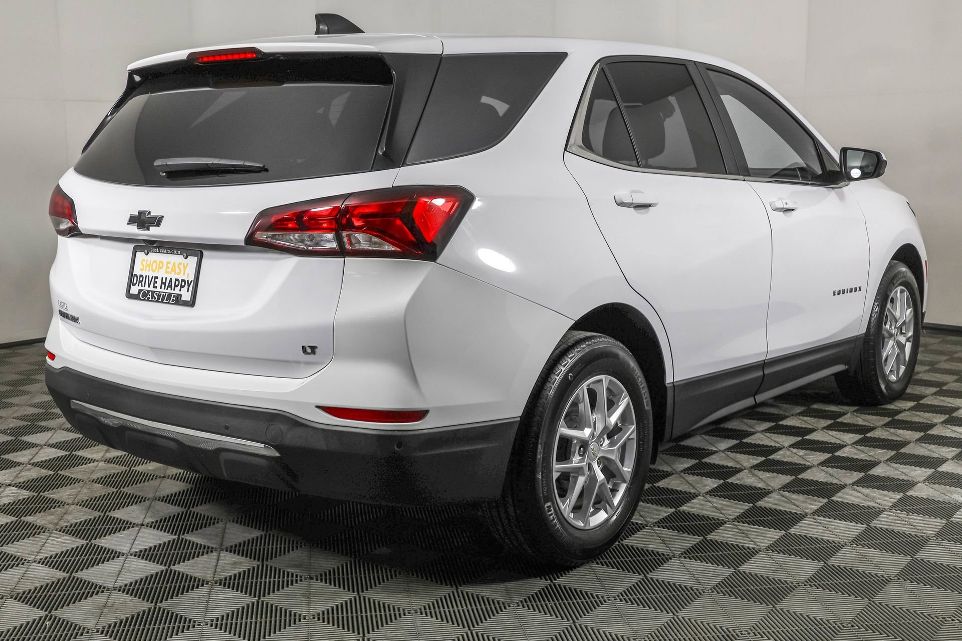 2022 Chevrolet Equinox LT photo 2