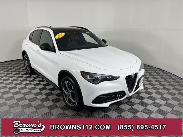 2025 Alfa Romeo Stelvio Base's photo