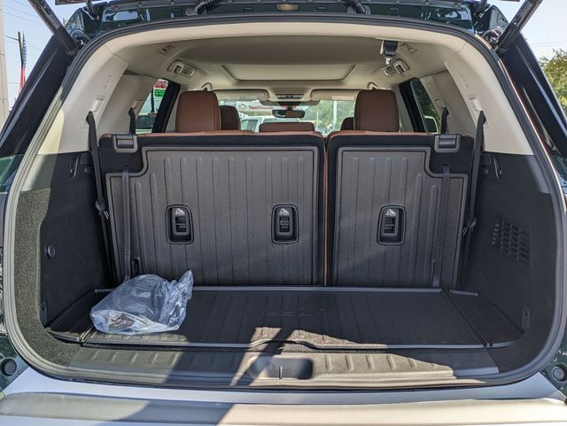 2025 Nissan Pathfinder Platinum photo 24