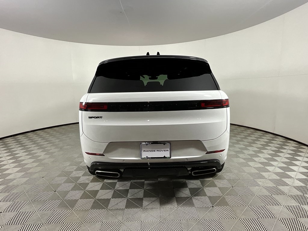 2025 Land Rover Range Rover Sport SE photo 3