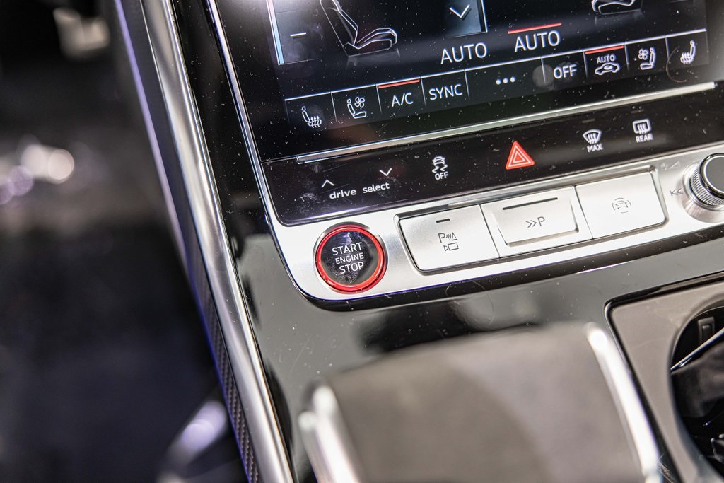 2025 AUDI RS Q8 - Image 29