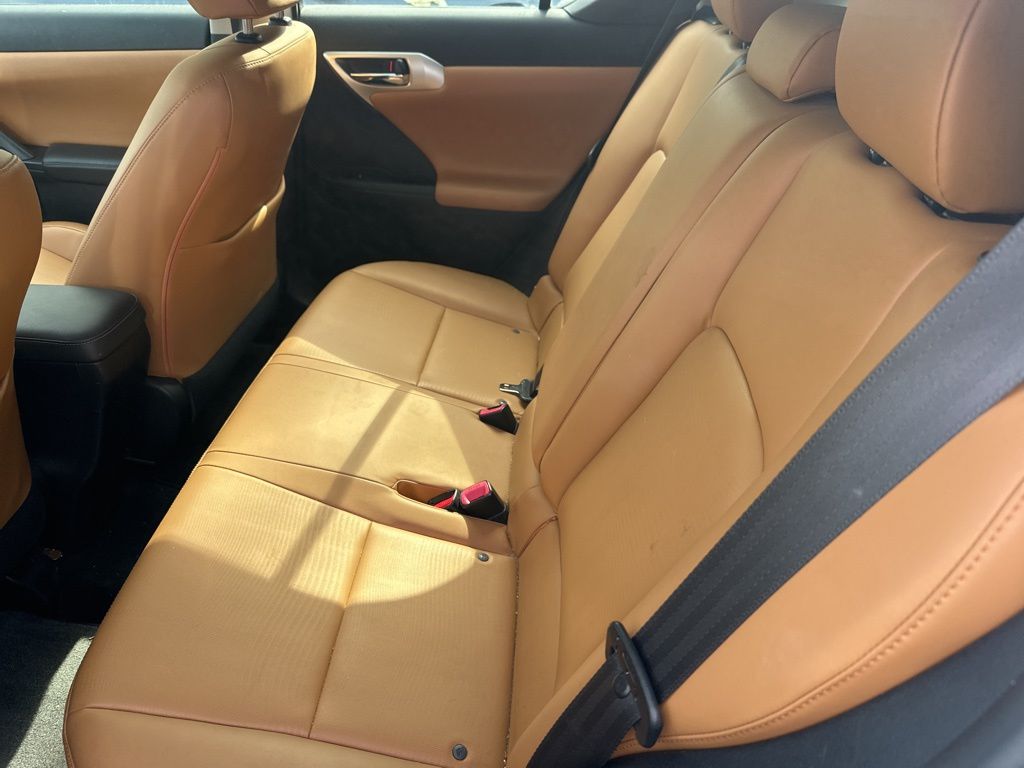 2012 Lexus CT 200h photo 8