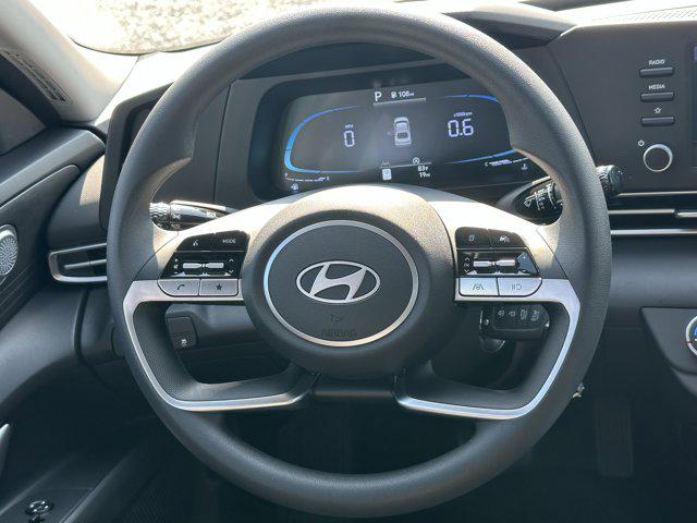 2025 Hyundai Elantra SE photo 21