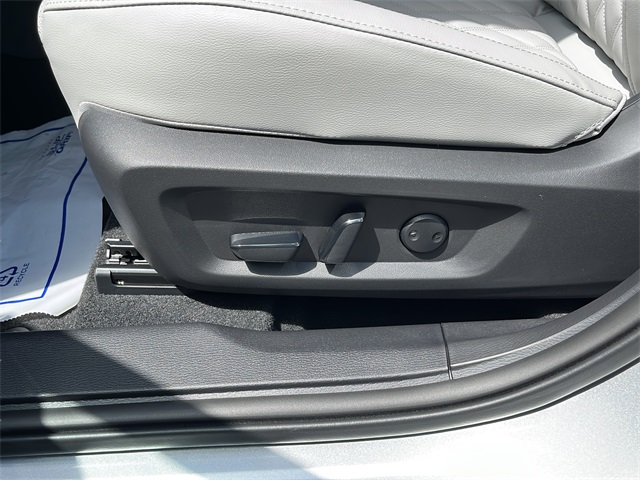 2025 Mitsubishi Outlander PHEV SEL photo 7