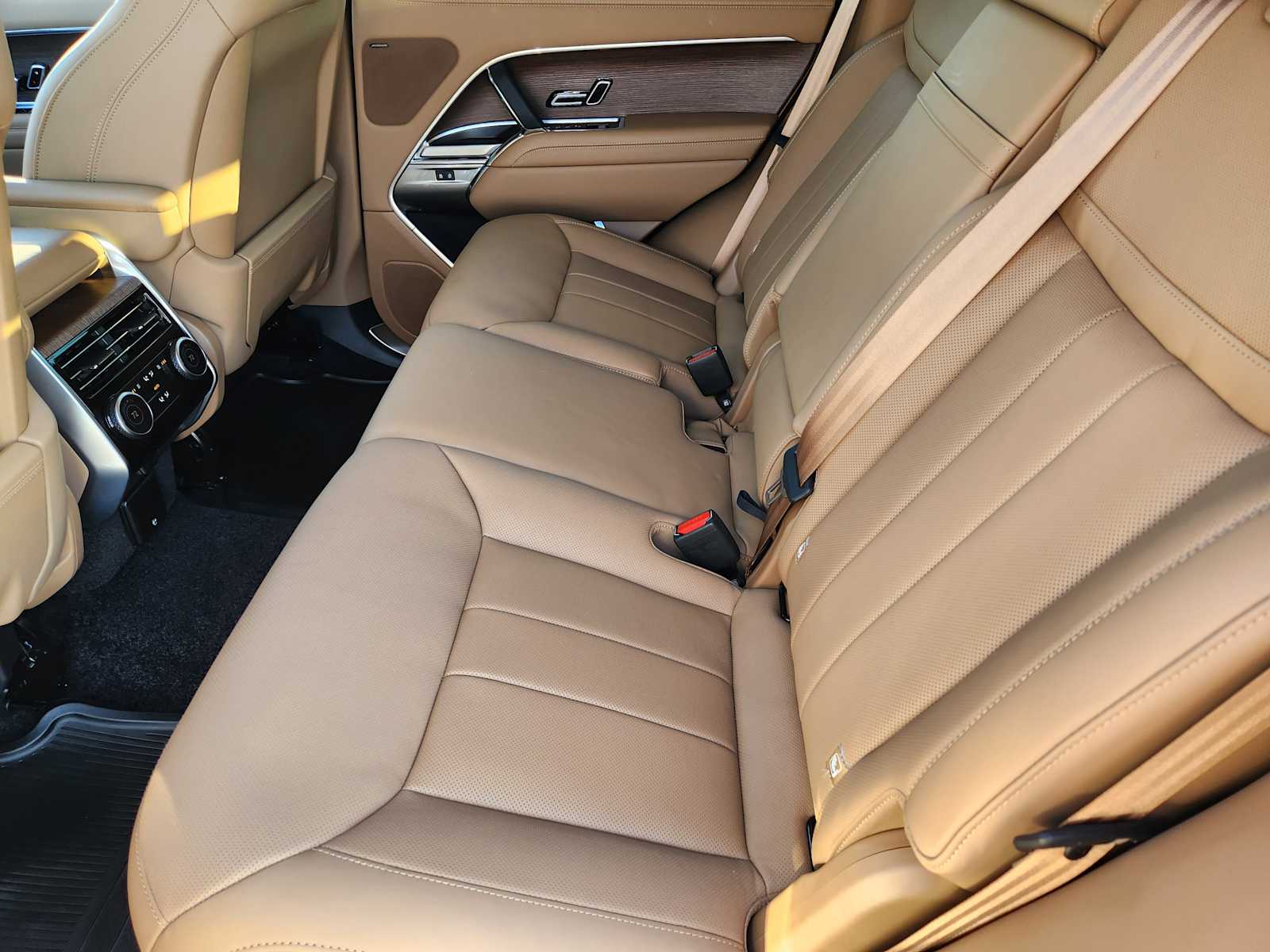 2025 Land Rover Range Rover SE photo 22