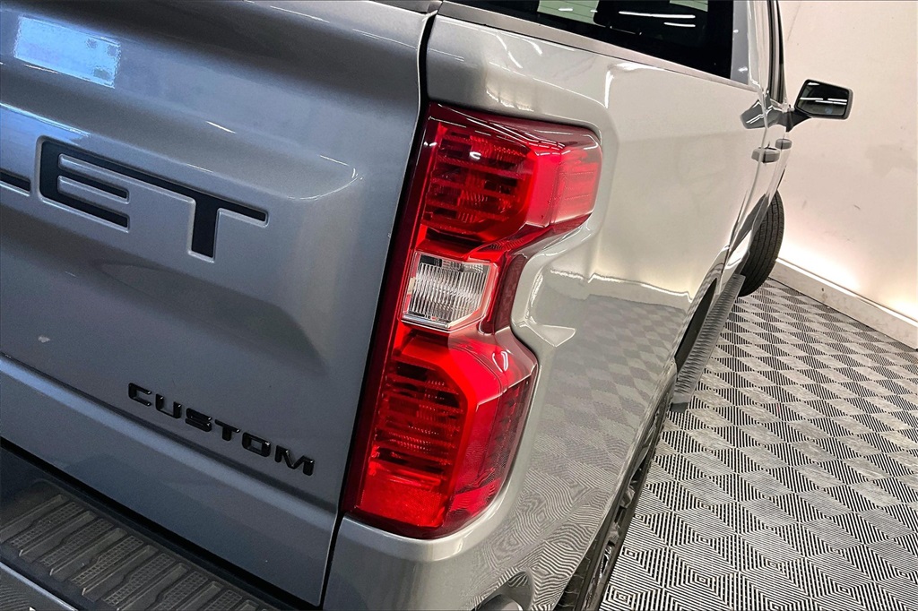 2024 Chevrolet Silverado 1500 Custom photo 26