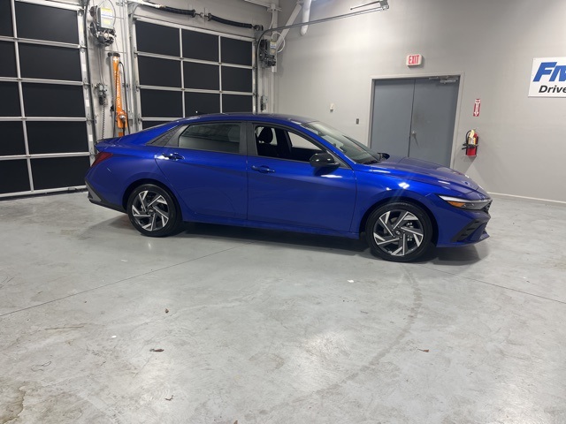 2025 Hyundai Elantra SEL's photo