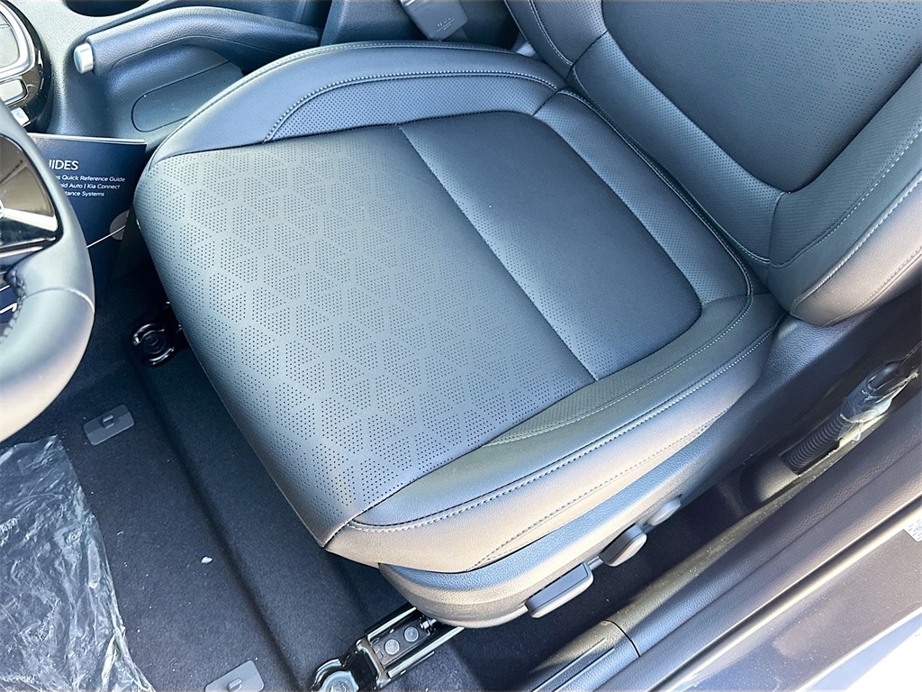 2026 Kia Seltos EX photo 19