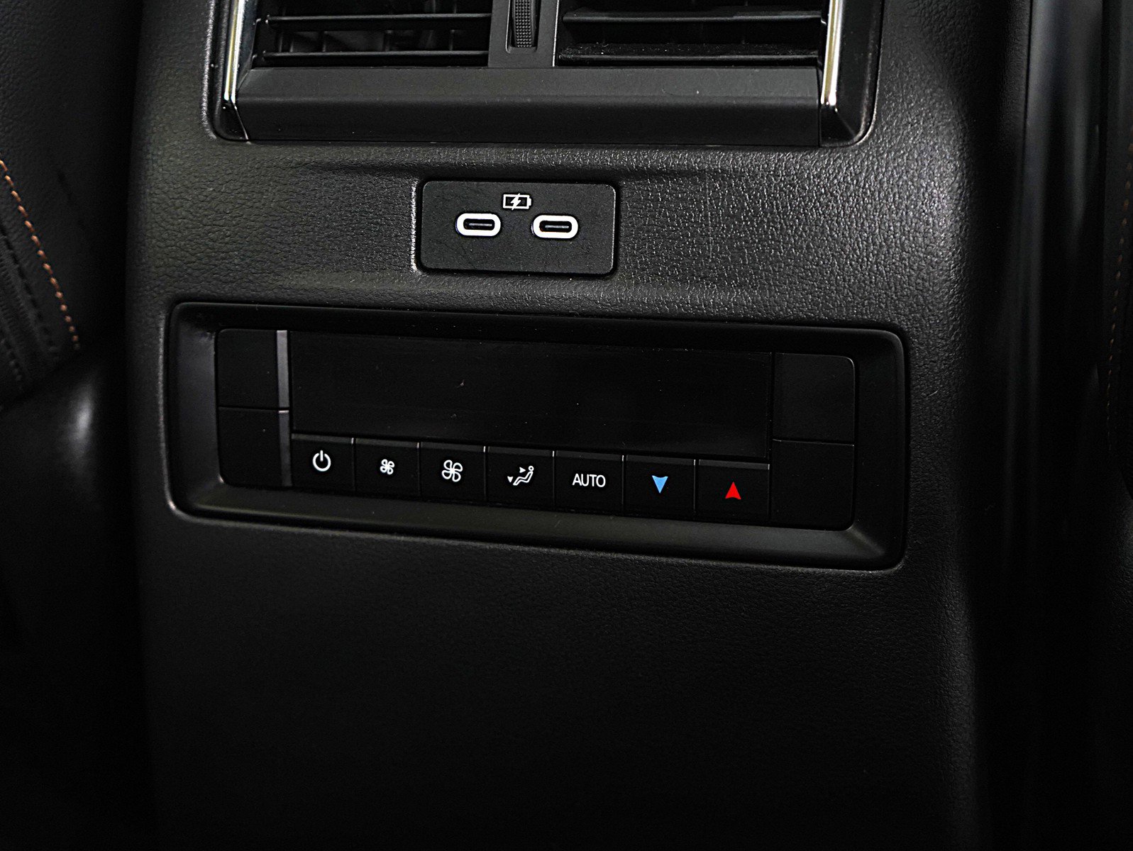 2024 Mazda CX-90 Premium photo 16
