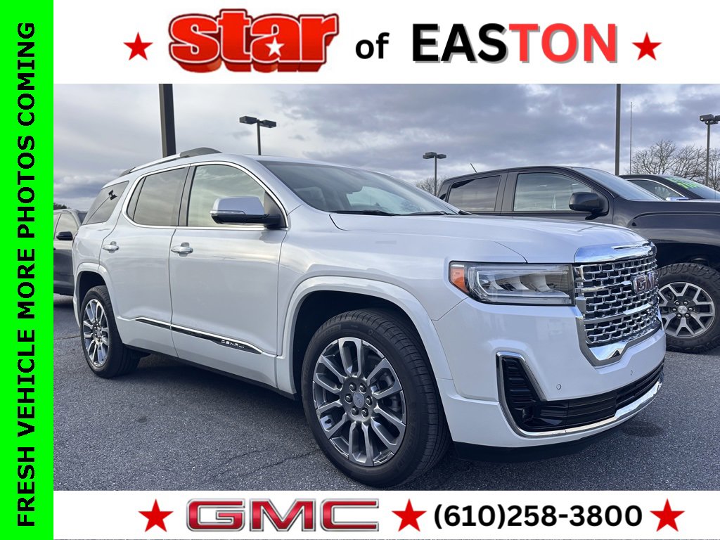 2023 GMC Acadia Denali's photo