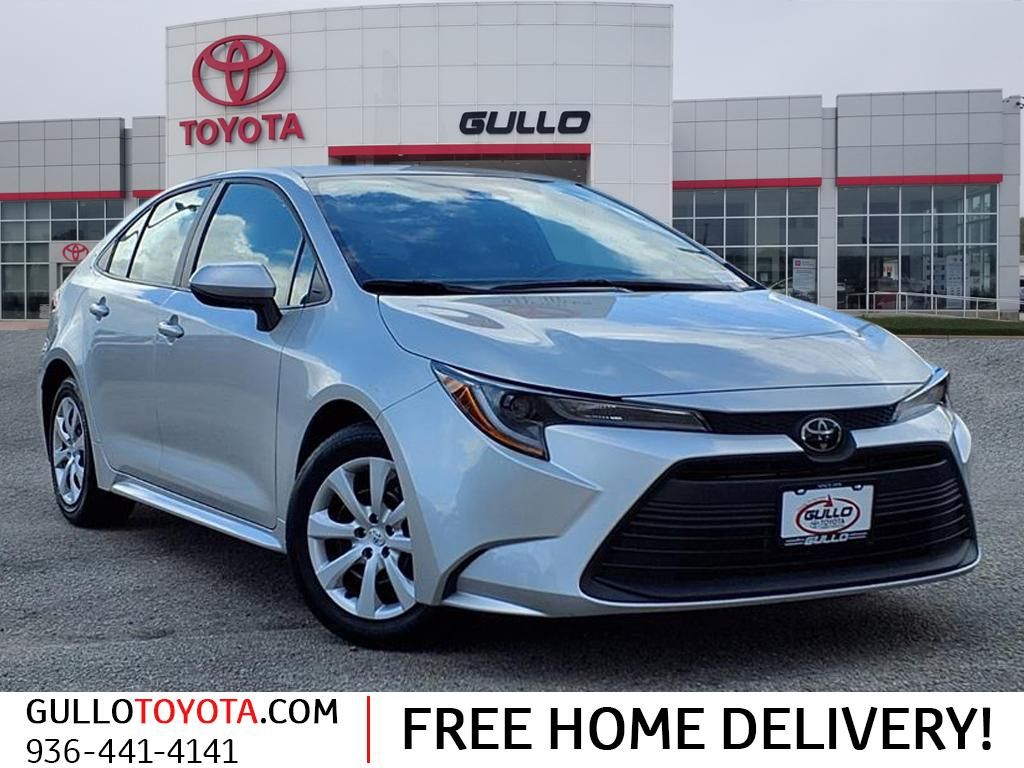 2025 Toyota Corolla LE photo 2