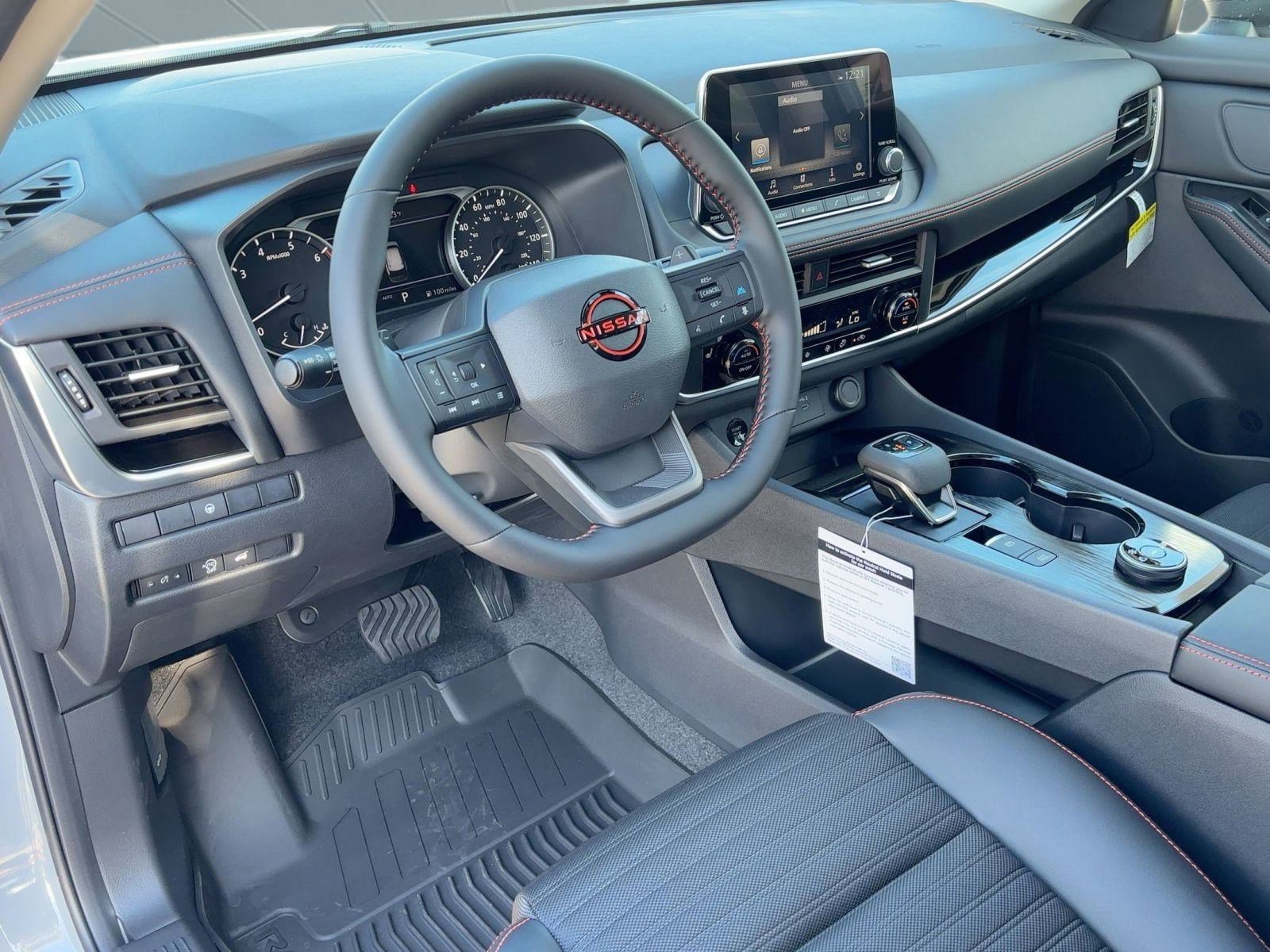 2026 Nissan Rogue SV photo 4