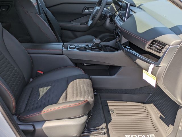 2026 Nissan Rogue SV photo 22