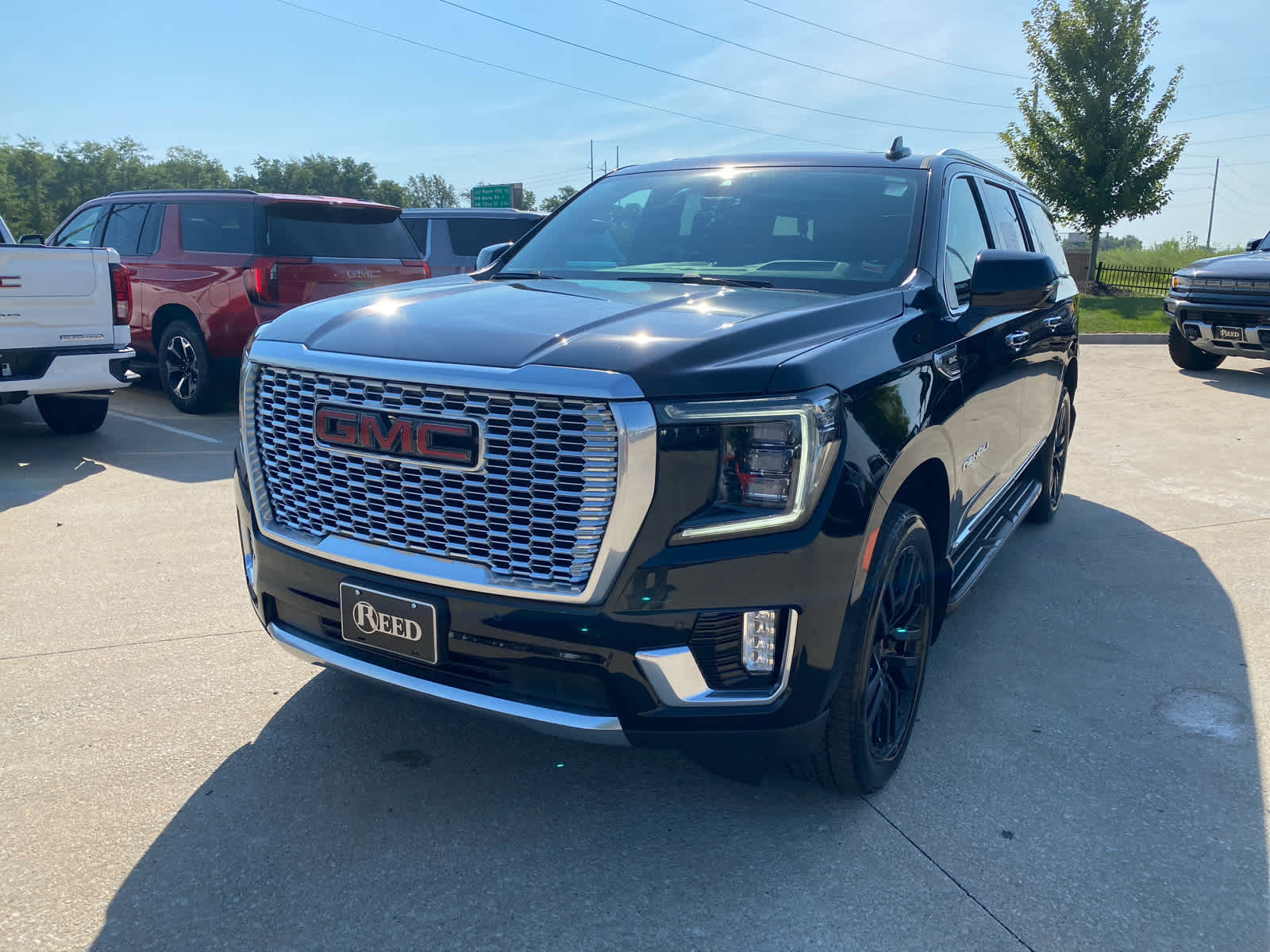 Used 2021 GMC Yukon XL Denali with VIN 1GKS2JKL9MR476320 for sale in Kansas City