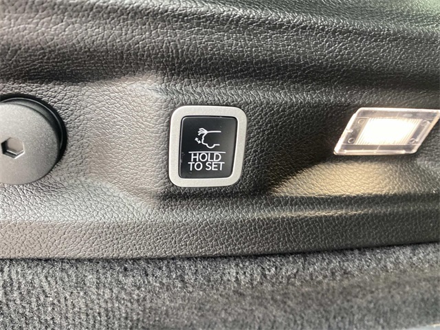 2025 Jeep Grand Cherokee L Summit Reserve photo 4