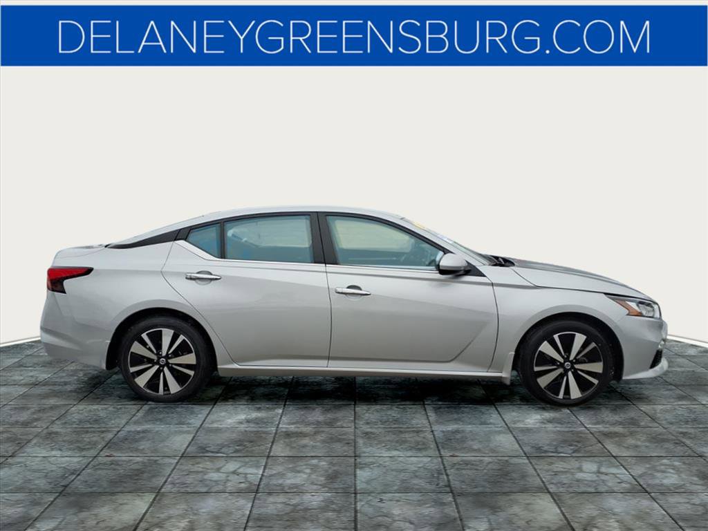 2022 Nissan Altima 2.5 SV photo 2