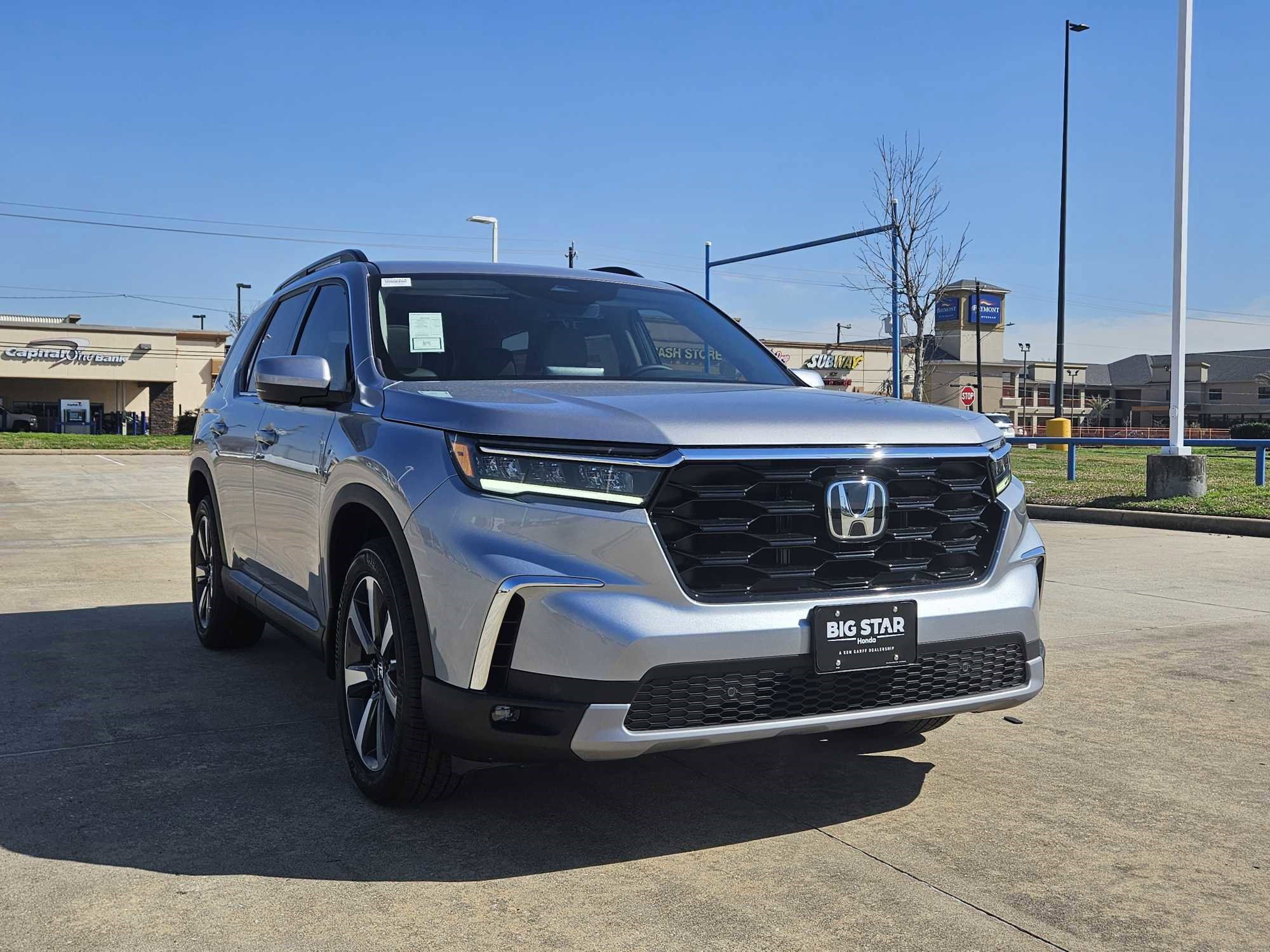 2025 Honda Pilot Touring photo 2