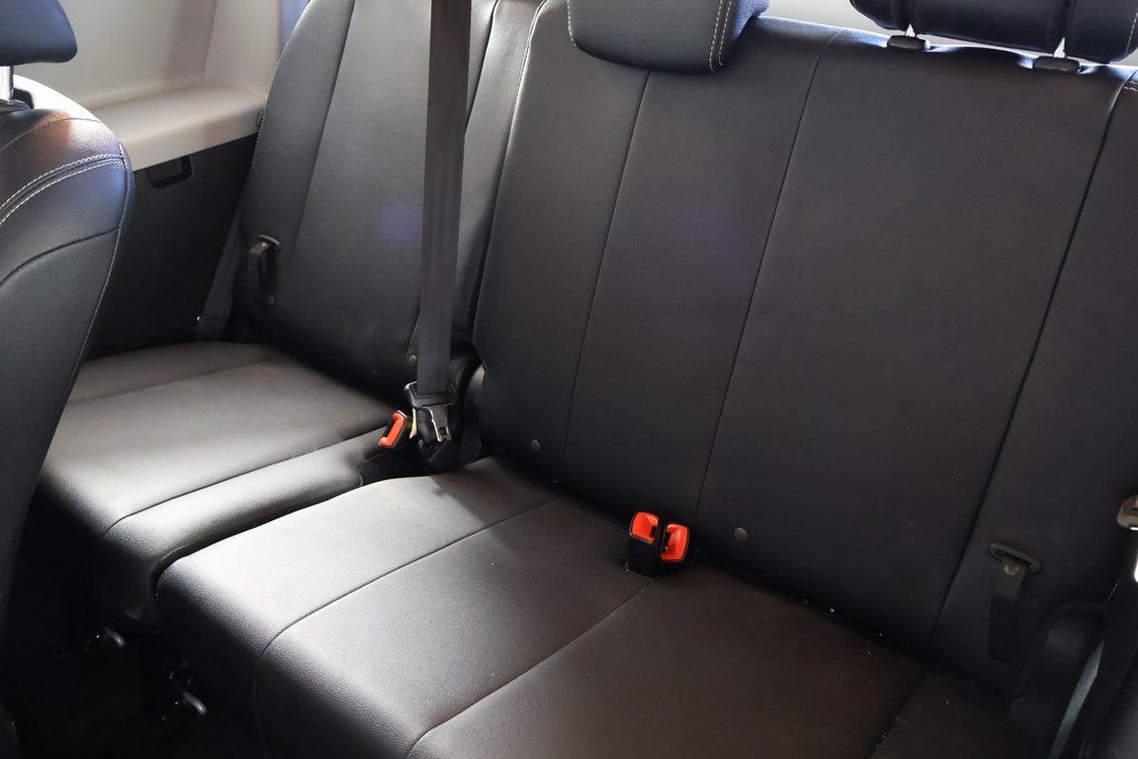 2020 Toyota Sienna SE photo 9