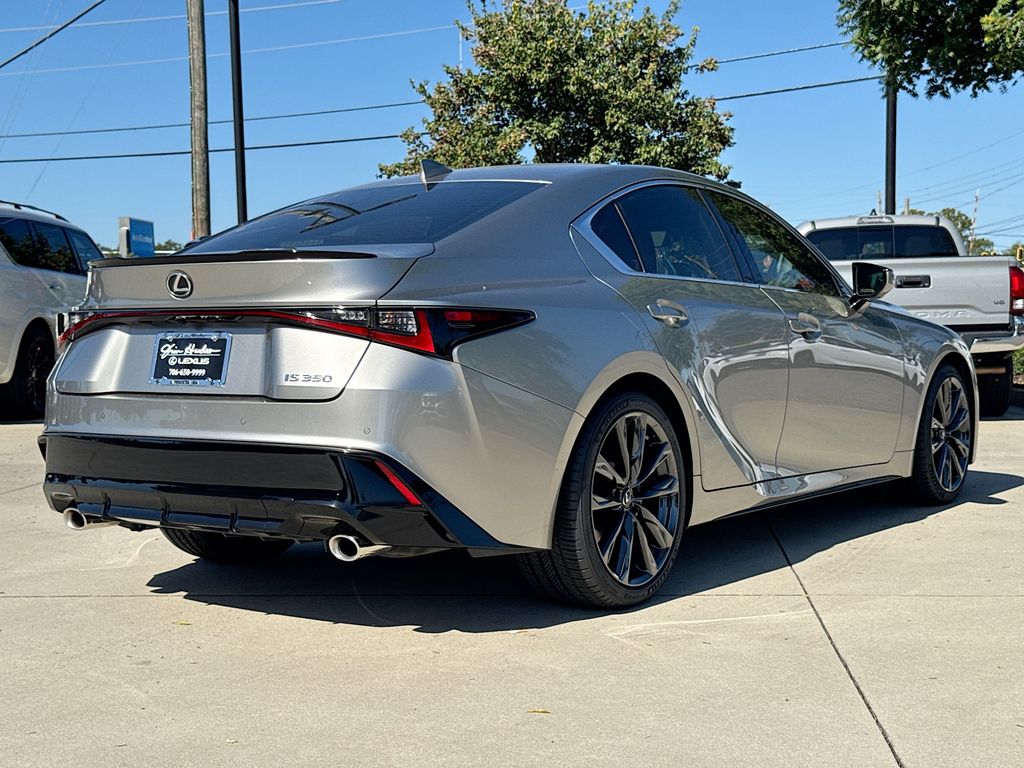 2023 Lexus IS 350 F SPORT photo 7