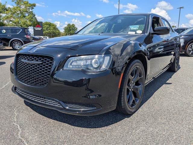2022 Chrysler 300 Touring photo 17
