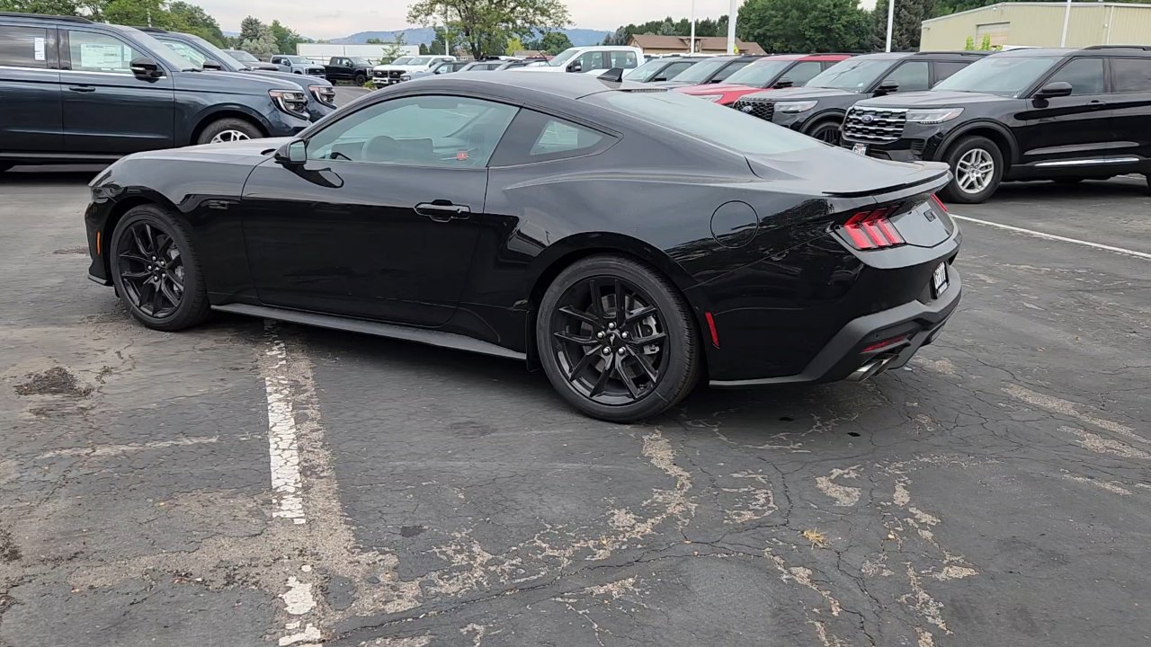 2025 Ford Mustang GT Premium photo 4