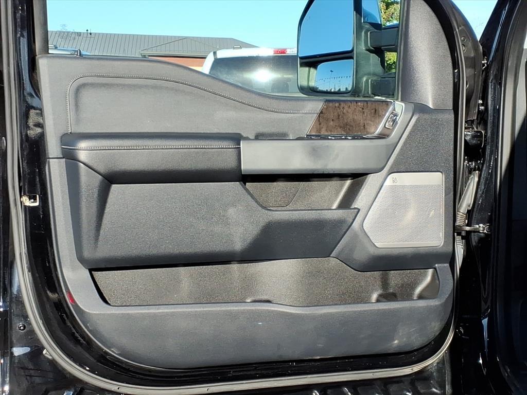 2023 Ford F-350 Lariat photo 4