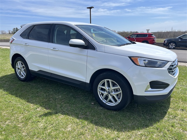 2022 Ford Edge SEL photo 7