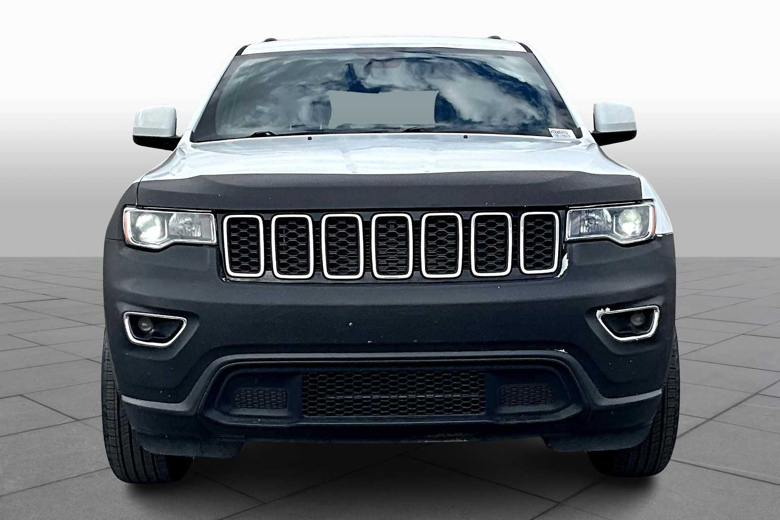 2019 Jeep Grand Cherokee Laredo E photo 3