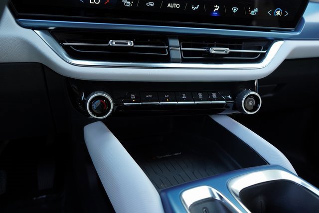 2025 Chevrolet Equinox EV 1LT photo 17