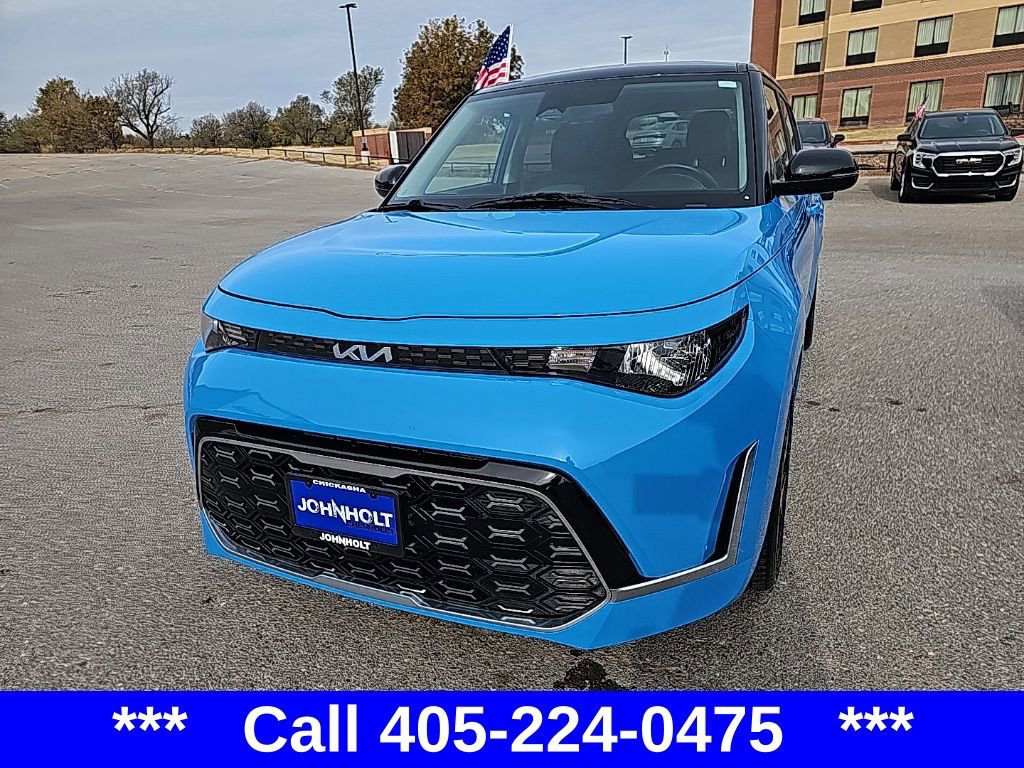 2023 Kia Soul GT-Line photo 2