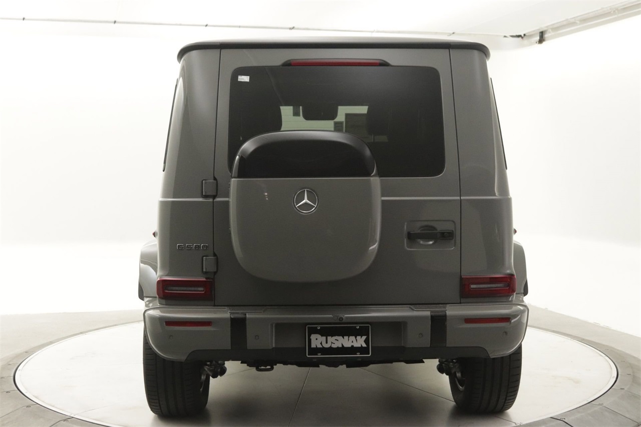 2025 Mercedes Benz G photo 3