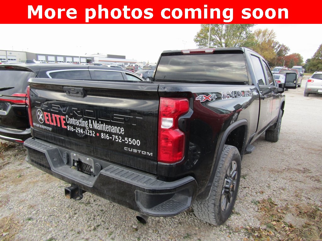 2022 Chevrolet Silverado 2500HD Custom photo 3