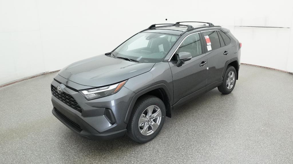 2025 Toyota RAV4 XLE's photo