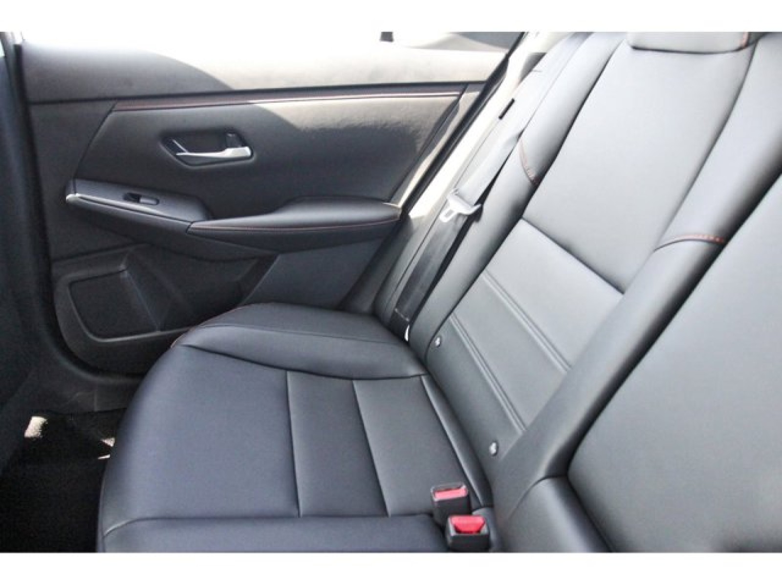 2025 Nissan Sentra SR White at Robbins Nissan