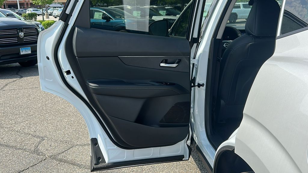 2025 Nissan Murano SV photo 21