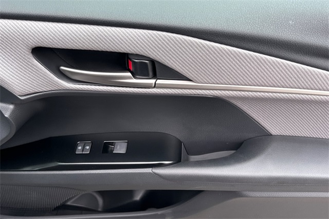 2025 Toyota Camry SE photo 19