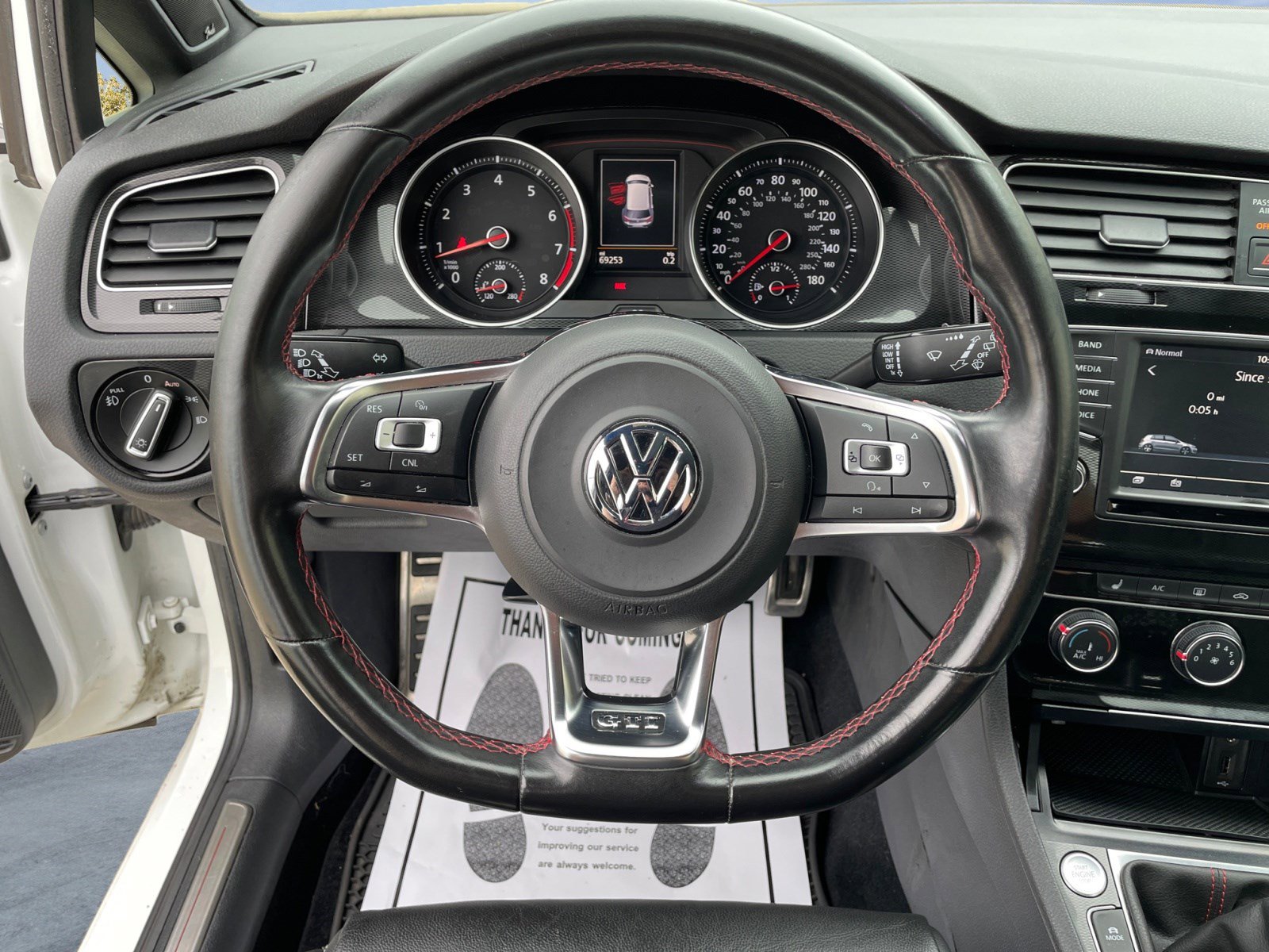 2016 Volkswagen Golf GTI SE photo 13