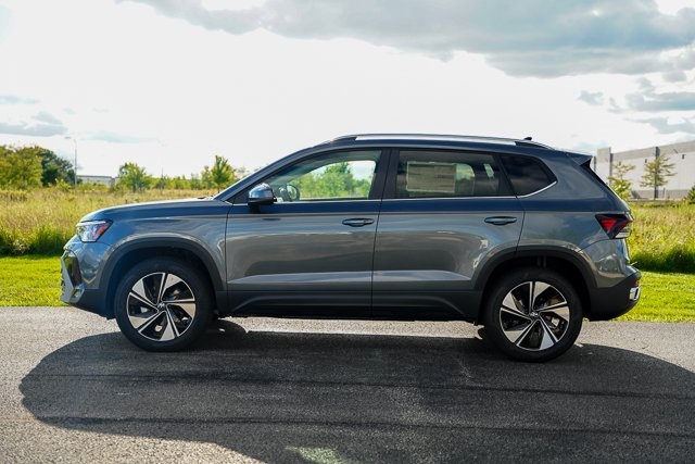 2025 Volkswagen Taos SE photo 18