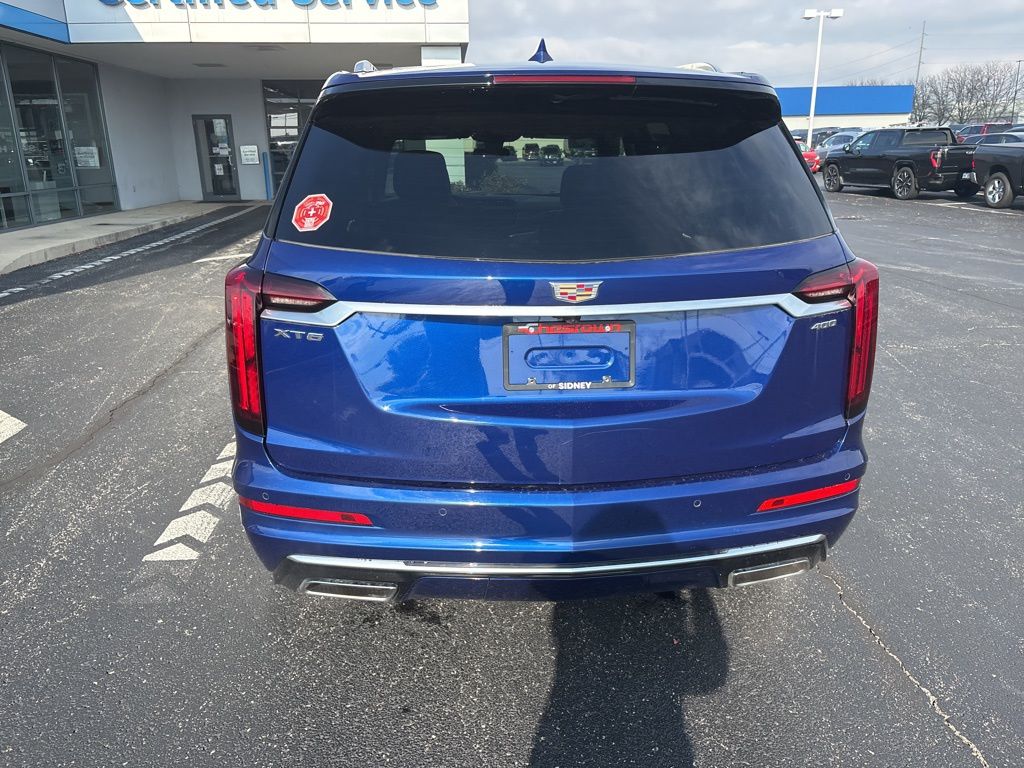 2025 Cadillac XT6 Premium Luxury photo 3