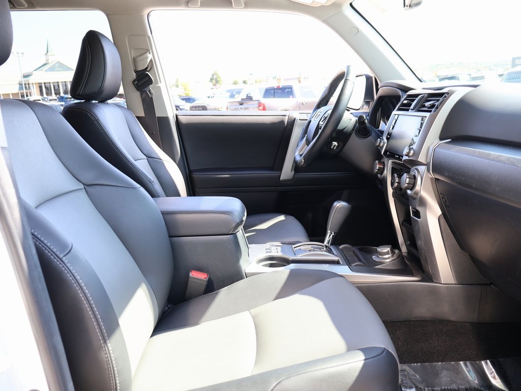 2024 Toyota 4Runner SR5 Premium photo 8