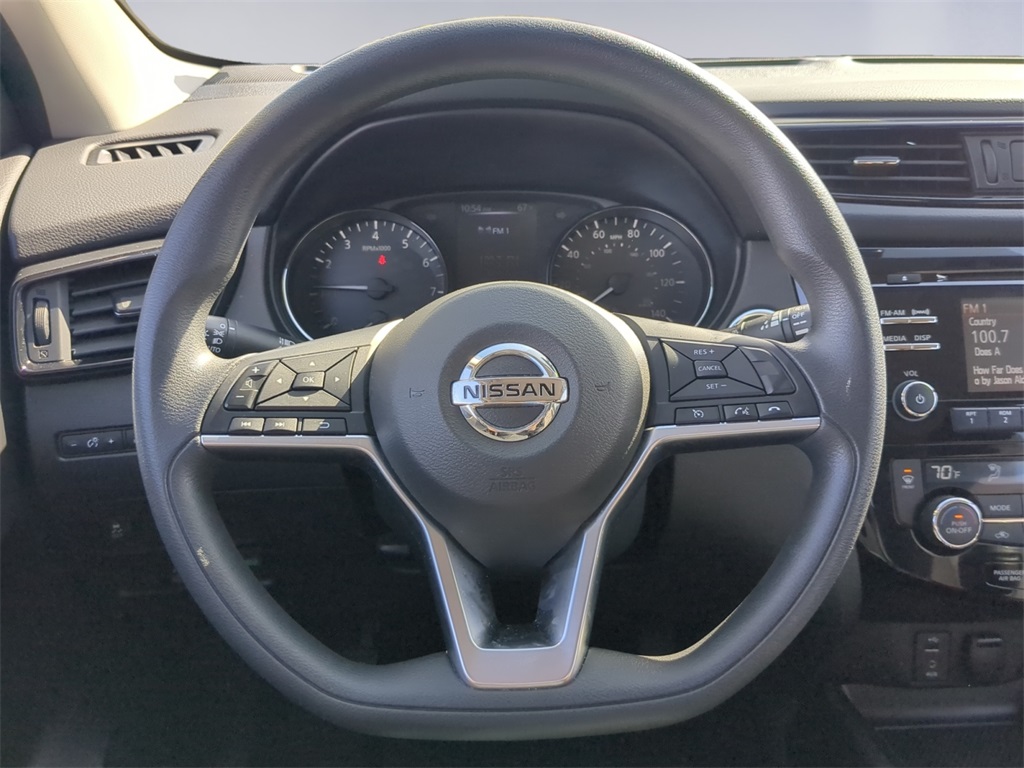 2017 Nissan Rogue Sport SV photo 13