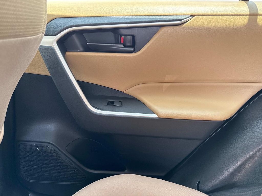 2024 Toyota RAV4 Hybrid LE photo 15