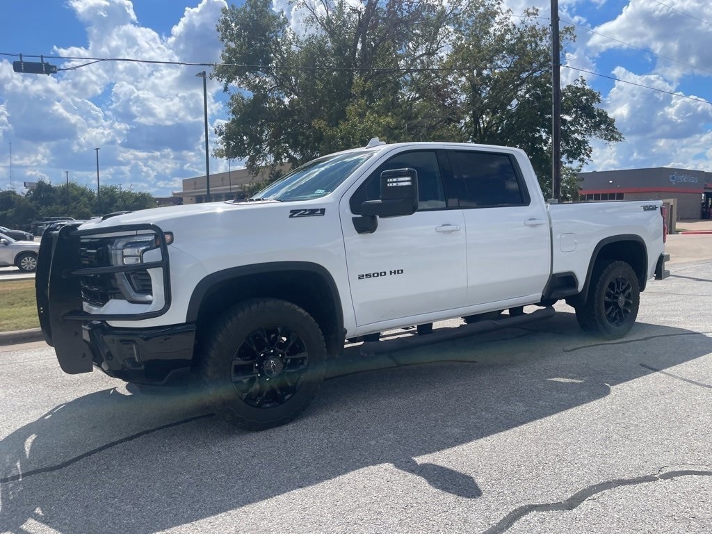 2025 Chevrolet Silverado 2500HD LTZ photo 4