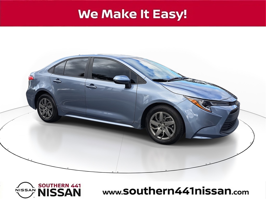 2024 Toyota Corolla LE's photo